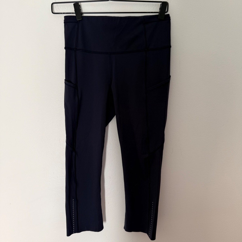 Lululemon women's Fast & Free Crop II *Nulux‎ 19"Midnight Navy